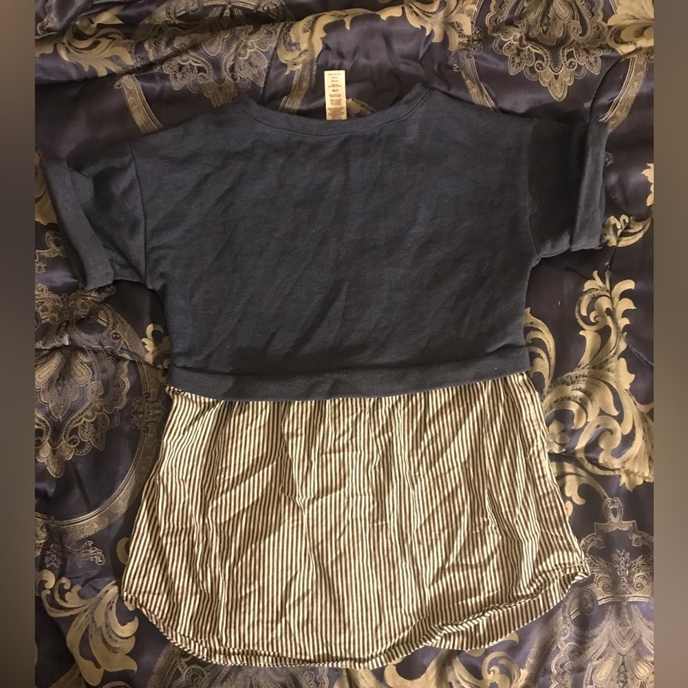Guess - Picture 3 of 3